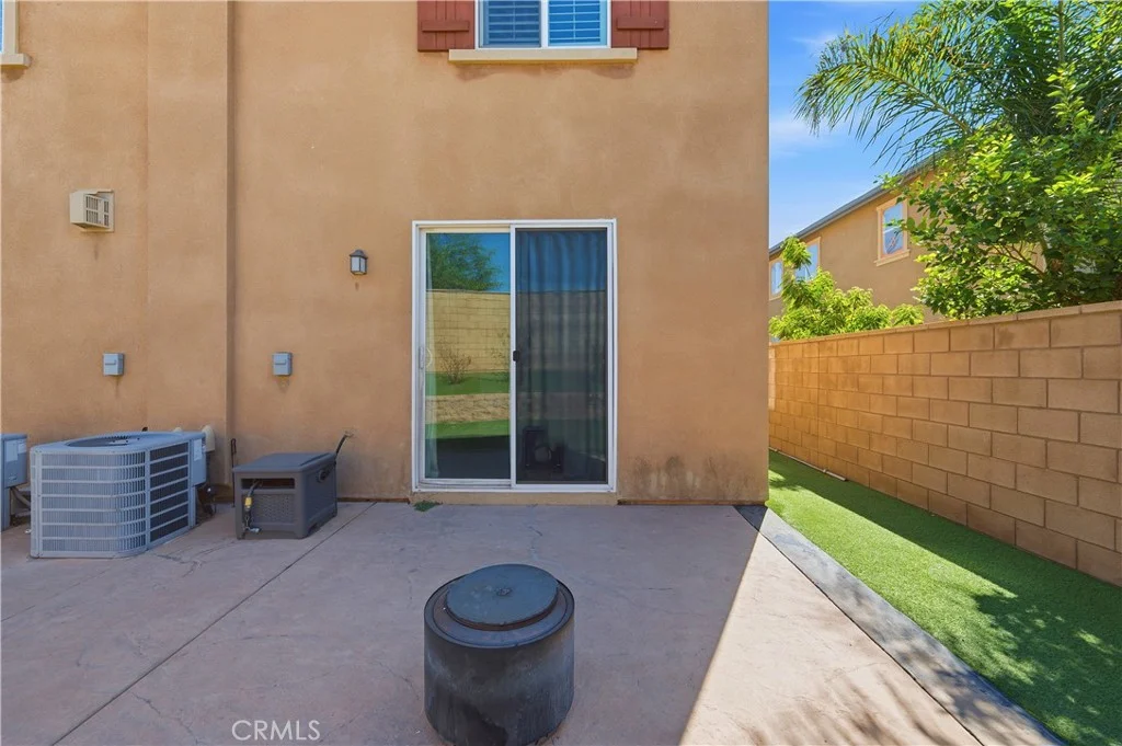 6111 Peregrine Drive, Jurupa Valley, CA 91752