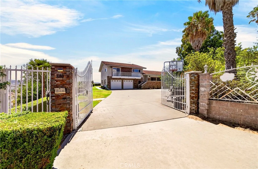 880 Gartel Dr, Walnut, CA 91789 photo 3