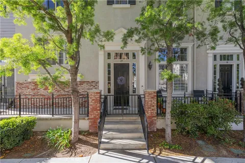 23423 Waterway Lane Unit 17, Valencia, CA MLS: SR25106865