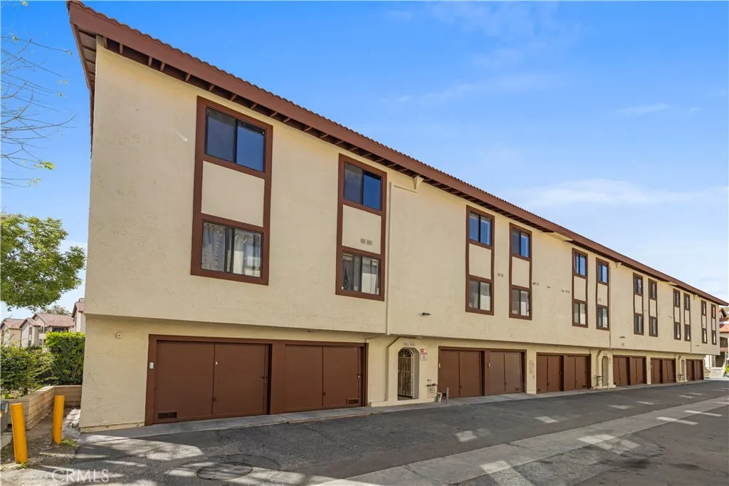 Additional image 102 of 18193 Sundowner Way Unit 815, Canyon Country, CA 91387