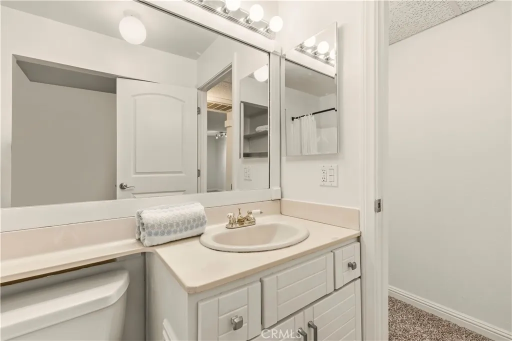 Additional image 25 of 18193 Sundowner Way Unit 815, Canyon Country, CA 91387