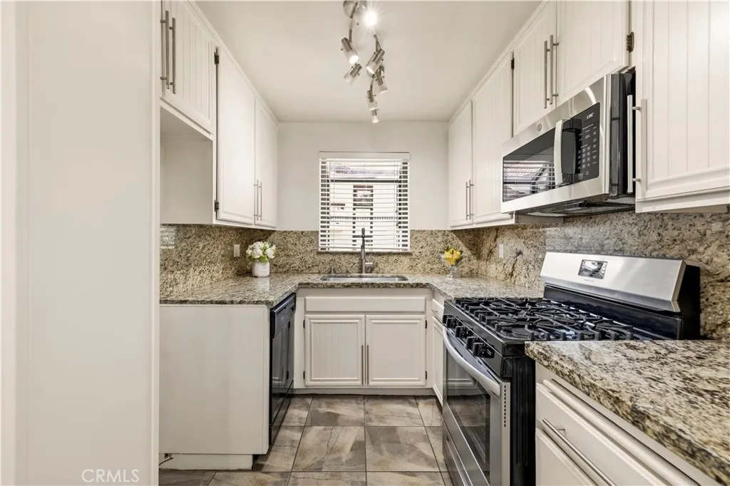 Additional image 67 of 18193 Sundowner Way Unit 815, Canyon Country, CA 91387