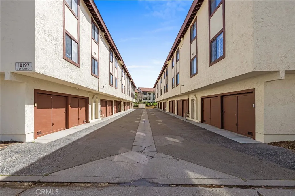 Additional image 100 of 18193 Sundowner Way Unit 815, Canyon Country, CA 91387