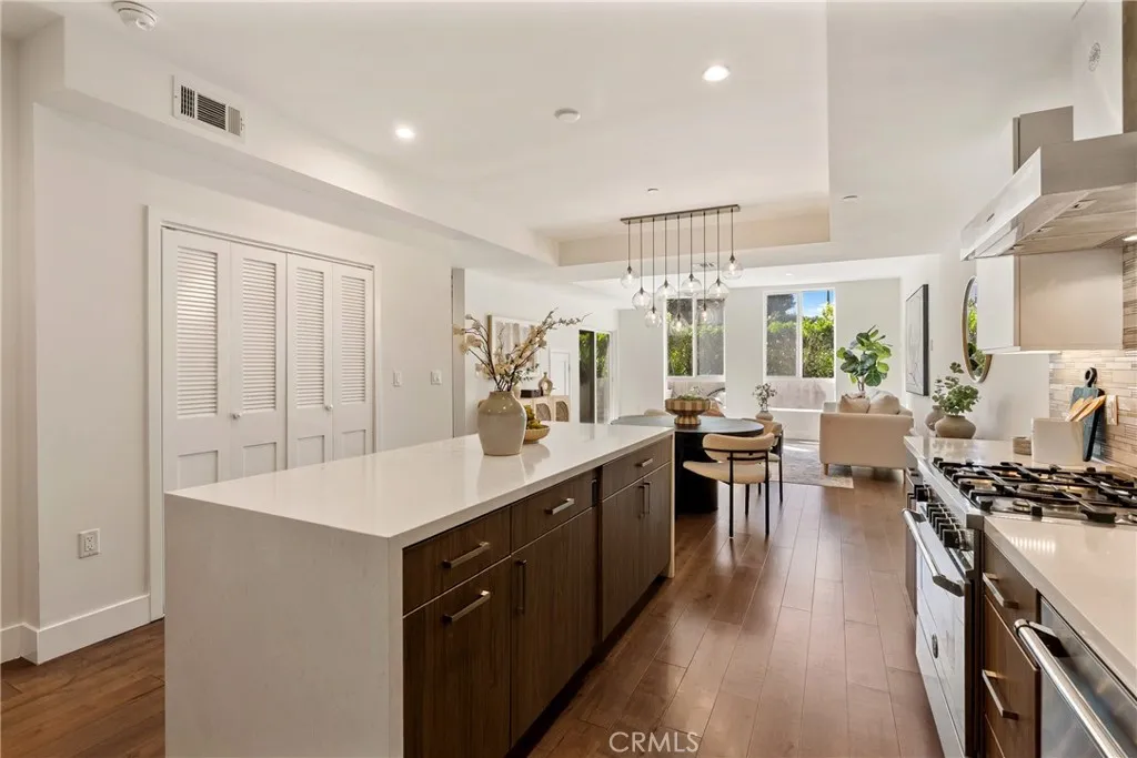 Additional image 39 of 3715 San Marino Street Unit 105, Los Angeles, CA 90019