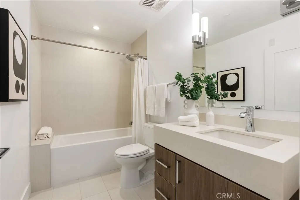 Additional image 26 of 3715 San Marino Street Unit 105, Los Angeles, CA 90019