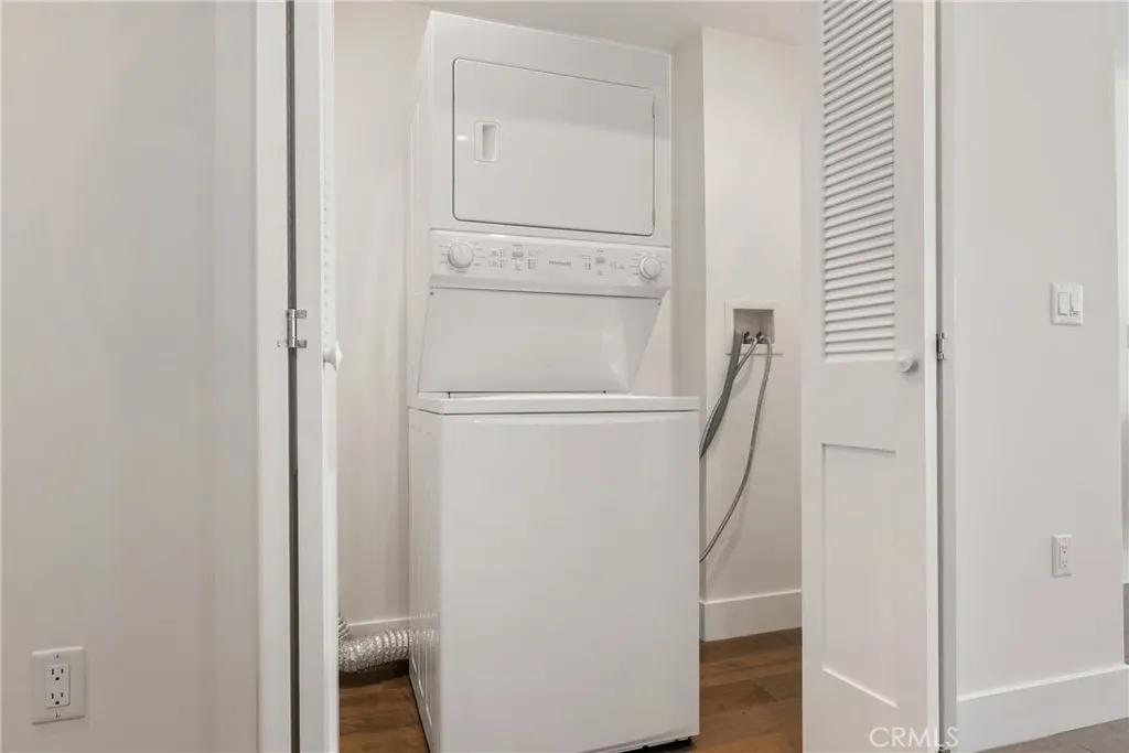 Additional image 44 of 3715 San Marino Street Unit 105, Los Angeles, CA 90019