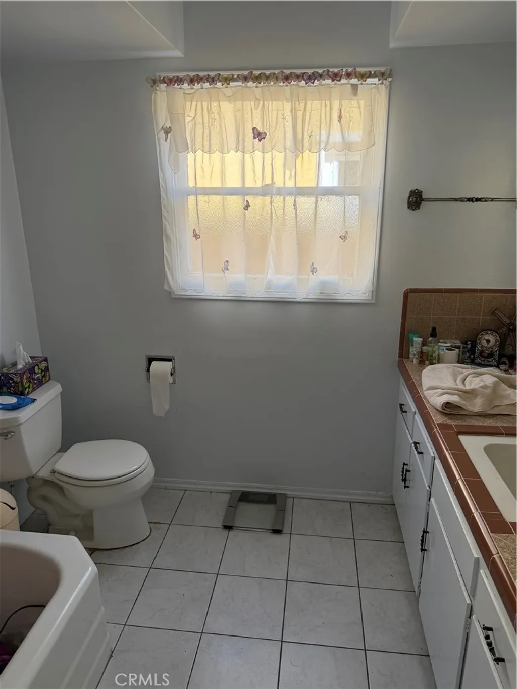 7232 Zelzah Ave, Reseda, CA 91335