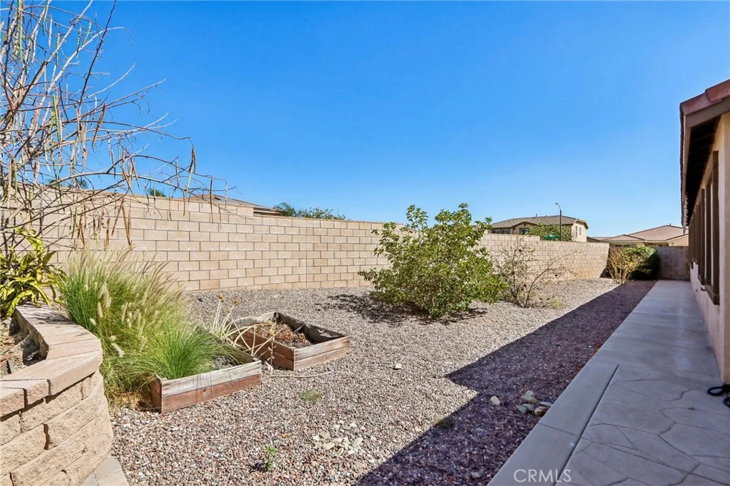 16162 St Antony Ln, Fontana, CA 92336