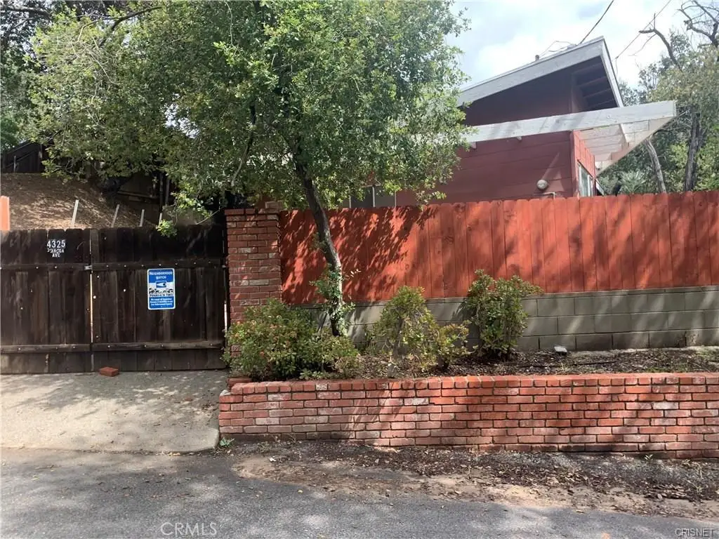 4325 Canoga Avenue, Woodland Hills, CA 91364
