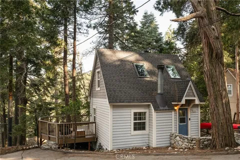 664 E Victoria Court, Lake Arrowhead, CA MLS: IG25081187