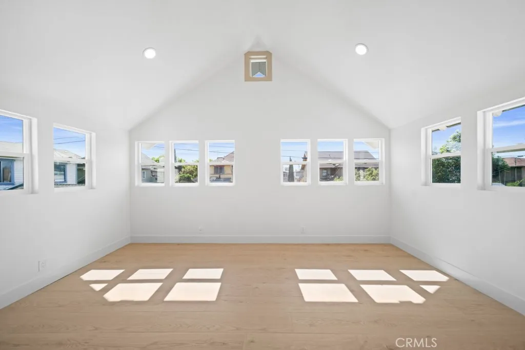 Additional image 105 of 1676 W 24th St, Los Angeles, CA 90007