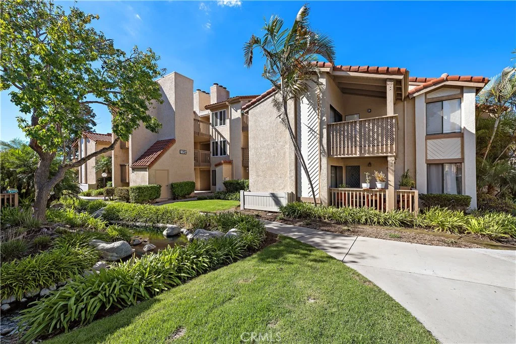 16512 Blackbeard Lane Unit 204, Huntington Beach, CA 92649