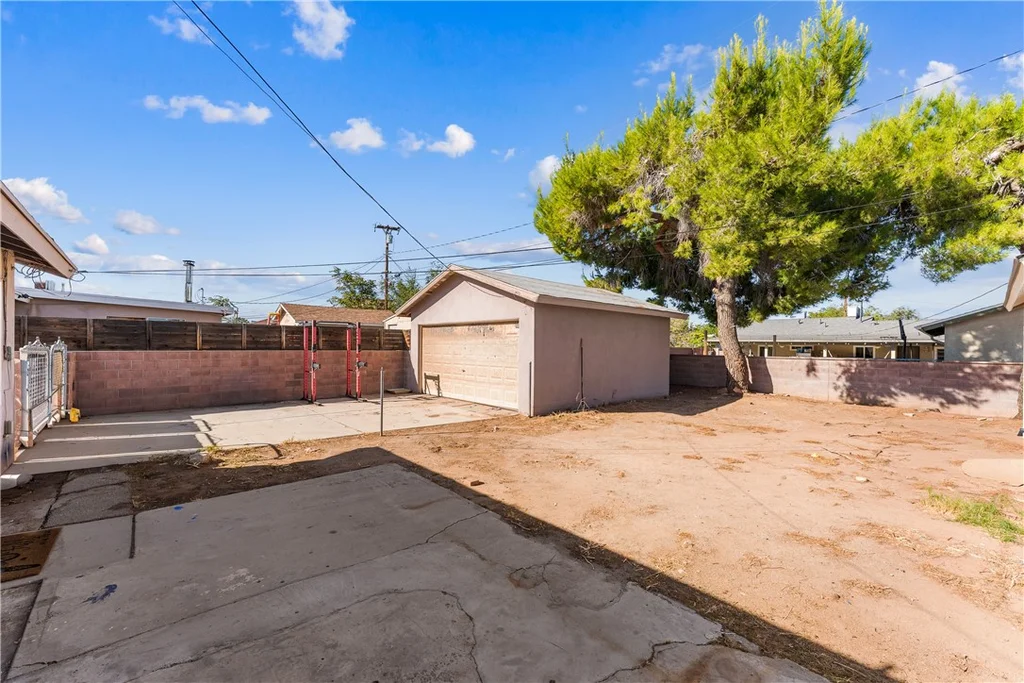 38457 31st St E, Palmdale, CA 93550