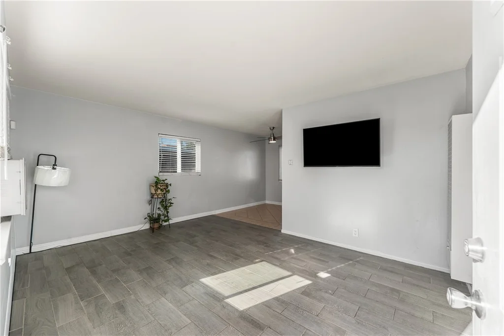 38457 31st St E, Palmdale, CA 93550 photo 4