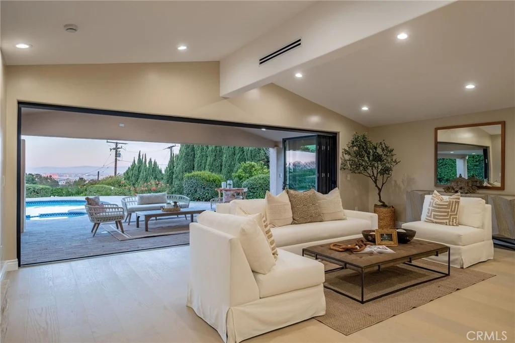30419 Miraleste Dr, Rancho Palos Verdes, CA 90275