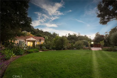 21149 Entrada Road, Topanga, CA MLS: SR25045916