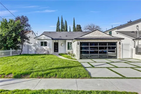 13021 Killion Street, Sherman Oaks, CA MLS: SR25082018