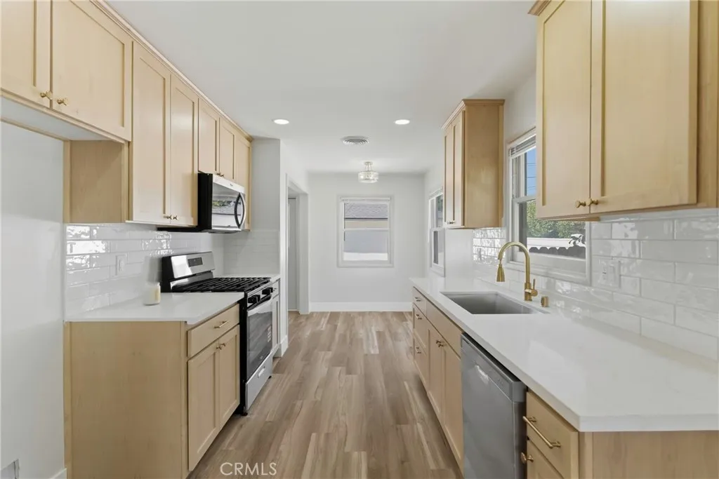 Additional image 65 of 2715 Cedar St, Bakersfield, CA 93301