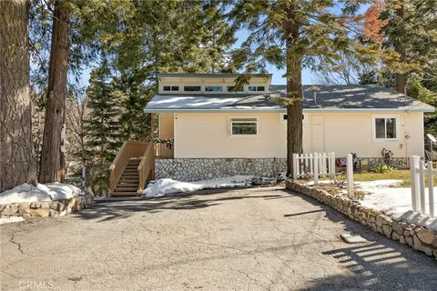 337 Lookout Drive, Twin Peaks, CA MLS: SW25071856
