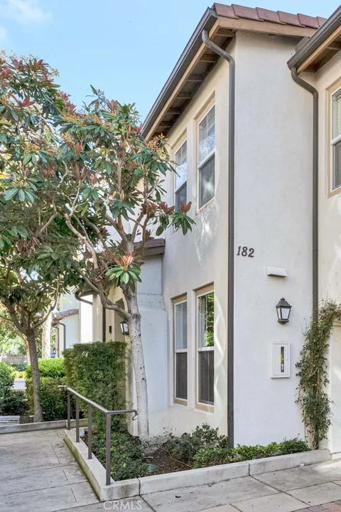 182 Hayward, Irvine, CA MLS: OC25054573