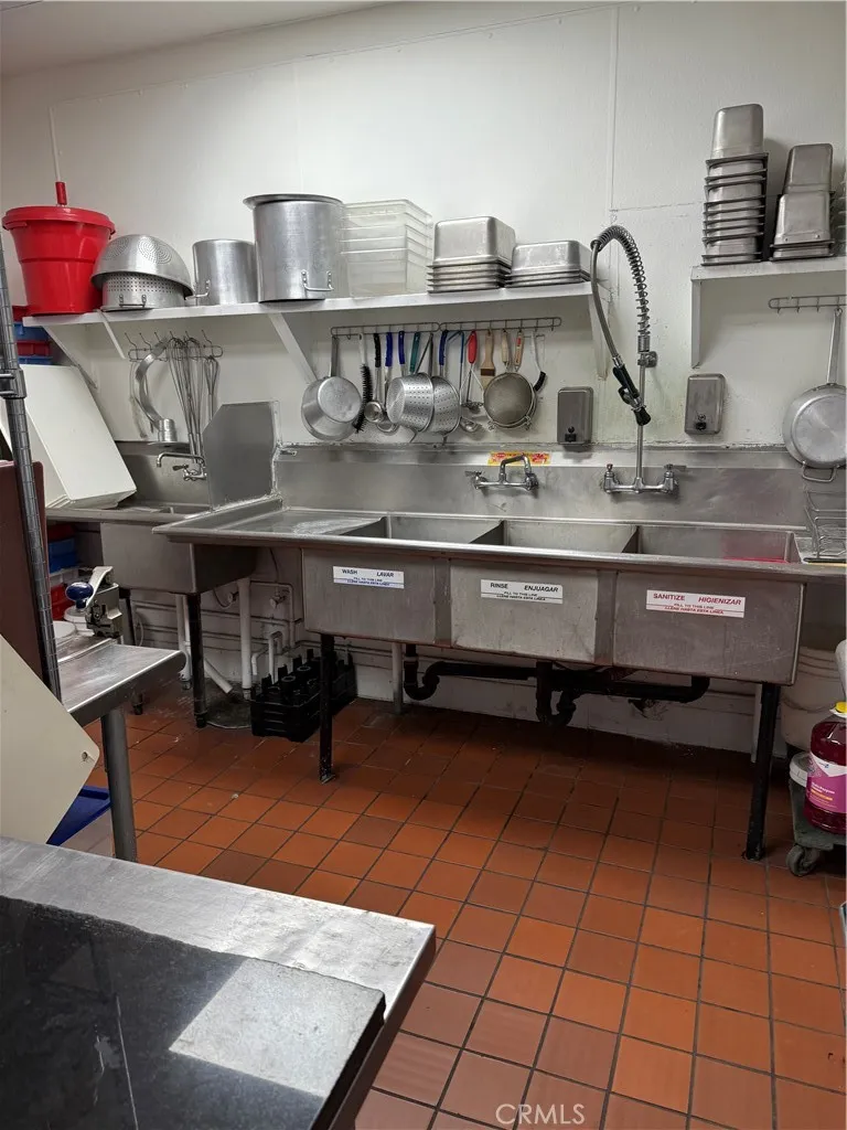 Additional image 18 of , Van Nuys, CA 91405