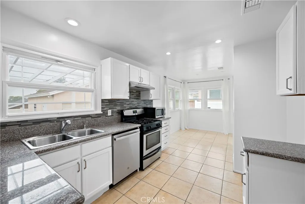 Additional image 13 of 10525 S 4th Avenue, Inglewood, CA 90303