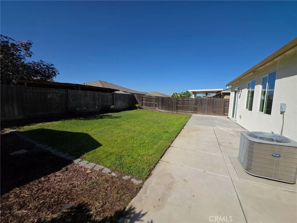 5578 E Eugenia Ave, Fresno, CA 93727