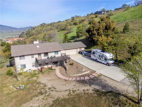 26201 Cumberland Road, Tehachapi, CA MLS: CV25097532