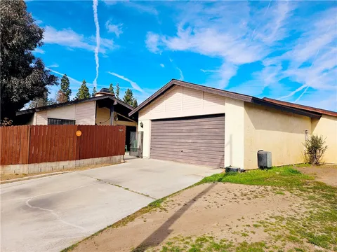 3821 Mccourry Street, Bakersfield, CA MLS: NS25031977