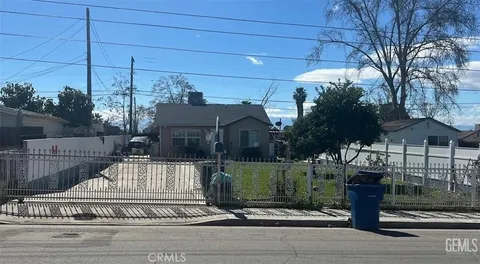 621 Columbus Street, Bakersfield, CA 93305 - MLS#: SR25097399
