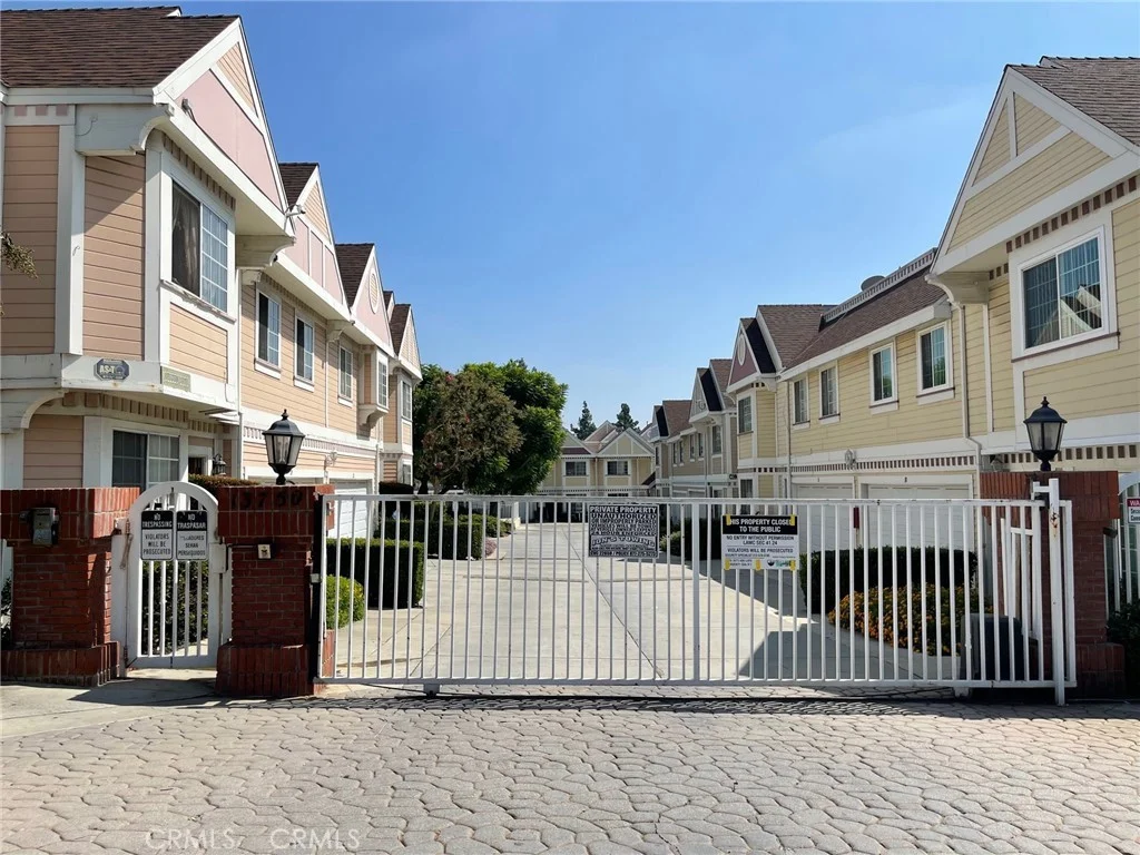 13750 Hubbard St, Sylmar, CA 91342