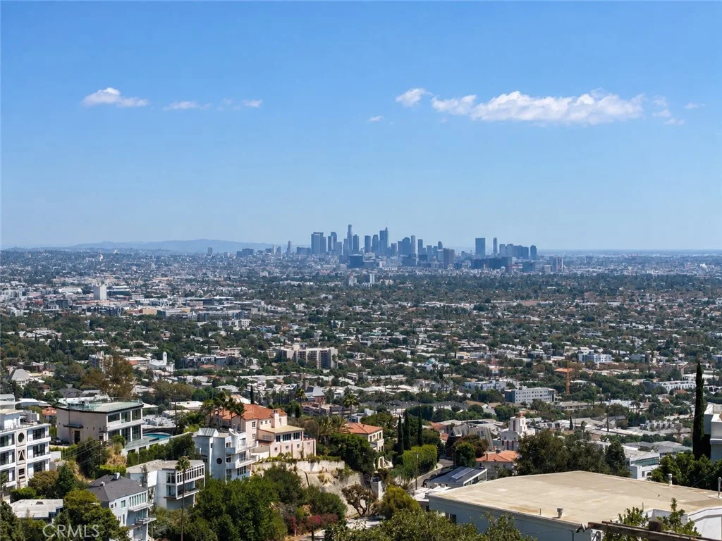 8633 Hollywood Blvd, Los Angeles, CA 90069