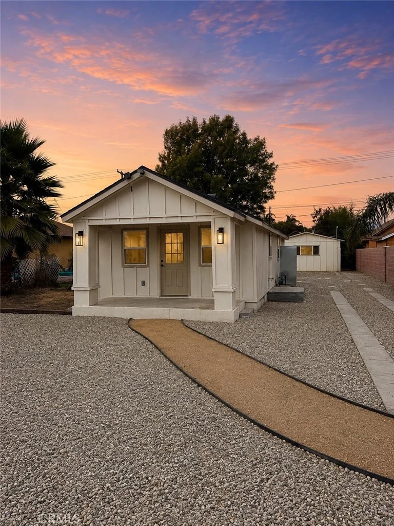 515 W L St, Colton, CA 92324