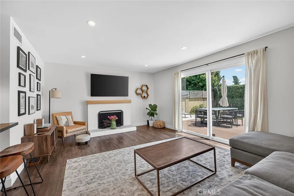 Additional image 4 of 5832 Middlecoff Drive, Huntington Beach, CA 92649