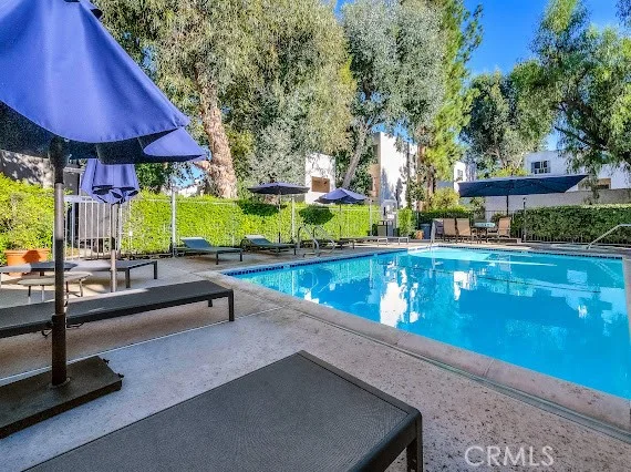 18411 Hatteras St Unit 114, Tarzana, CA 91356