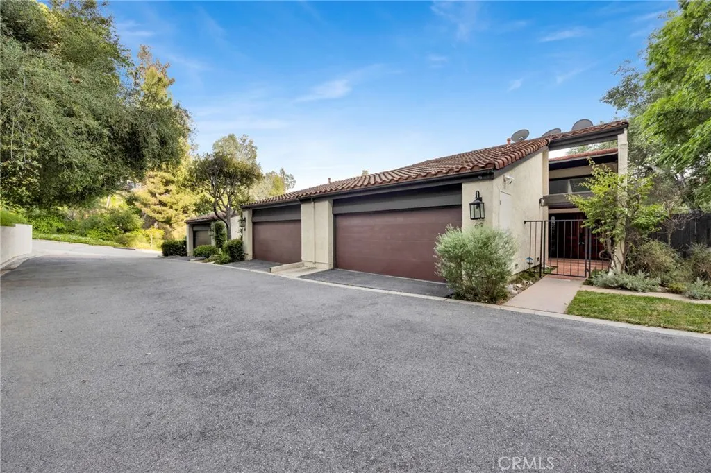 Additional image 3 of 69 Penhill Court, Glendale, CA 91206