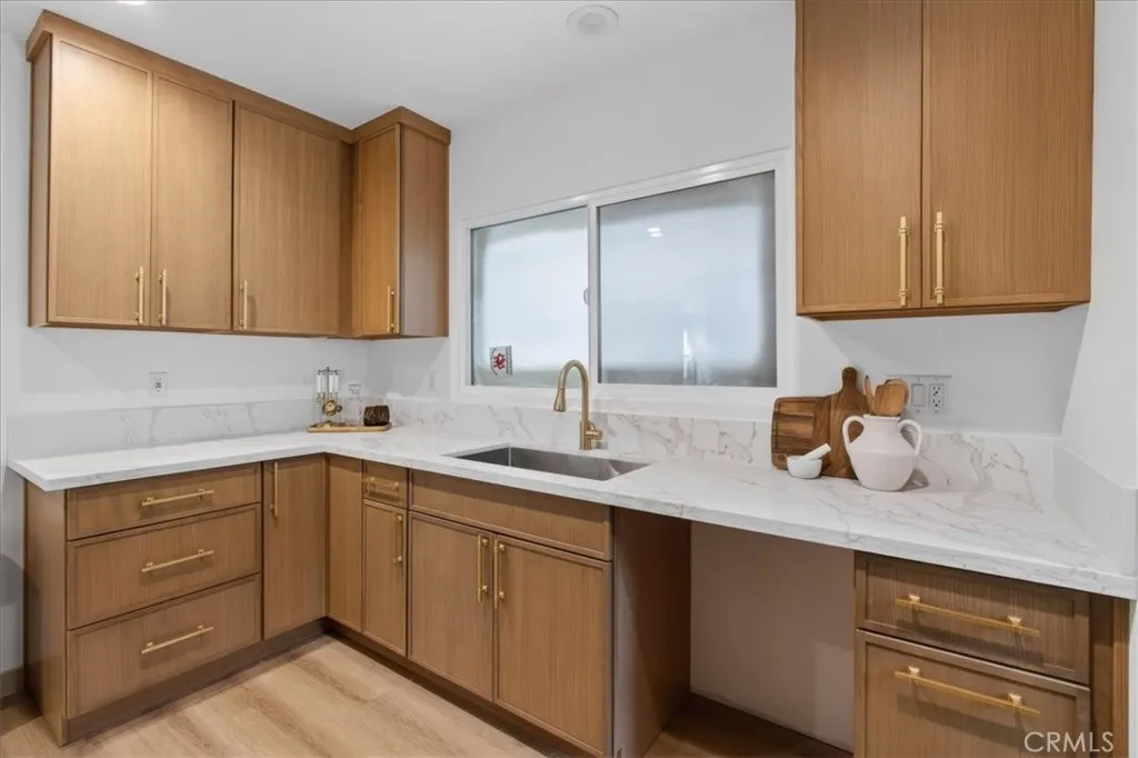 Additional image 95 of 4239 S Raymond Avenue, Los Angeles, CA 90037