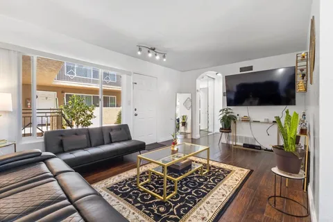 5510 Adelaide Avenue Unit 1, San Diego, CA MLS: PTP2503551