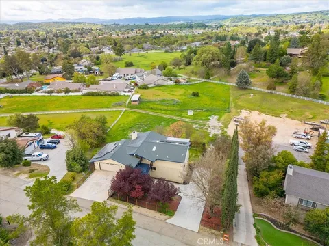 1042 Vista Grande Street, Paso Robles, CA 93446 - MLS#: PI25069889