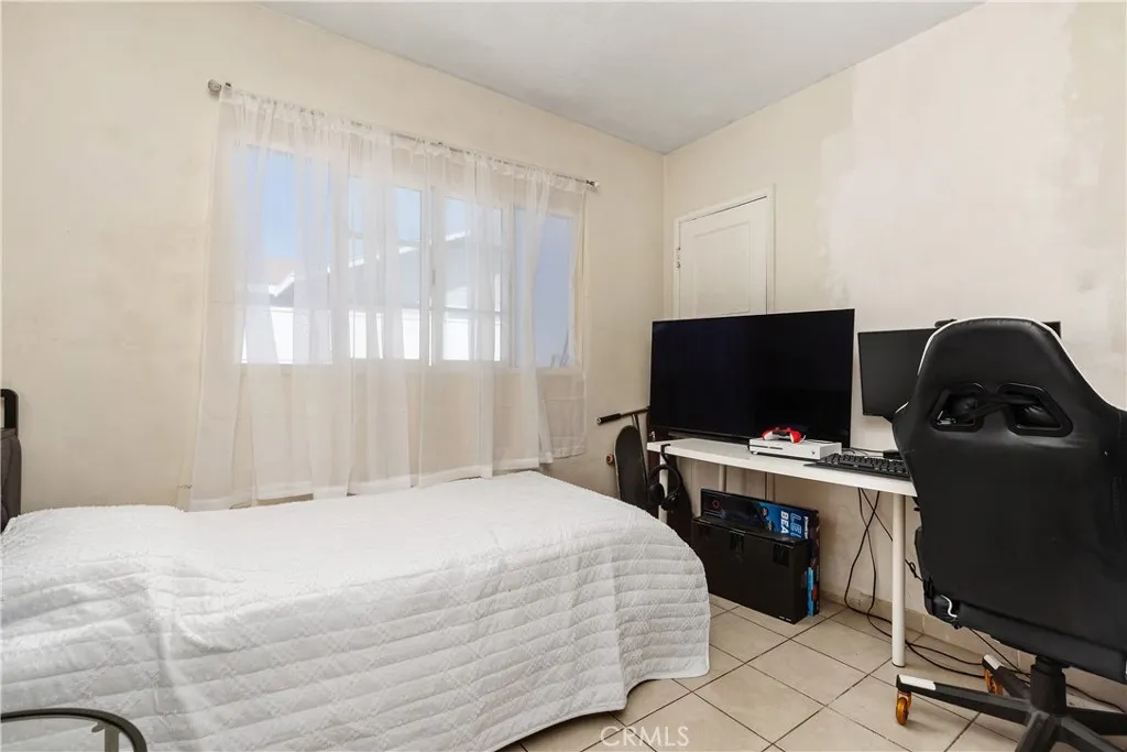 Additional image 12 of 1910 S Van Ness Ave, Santa Ana, CA 92707