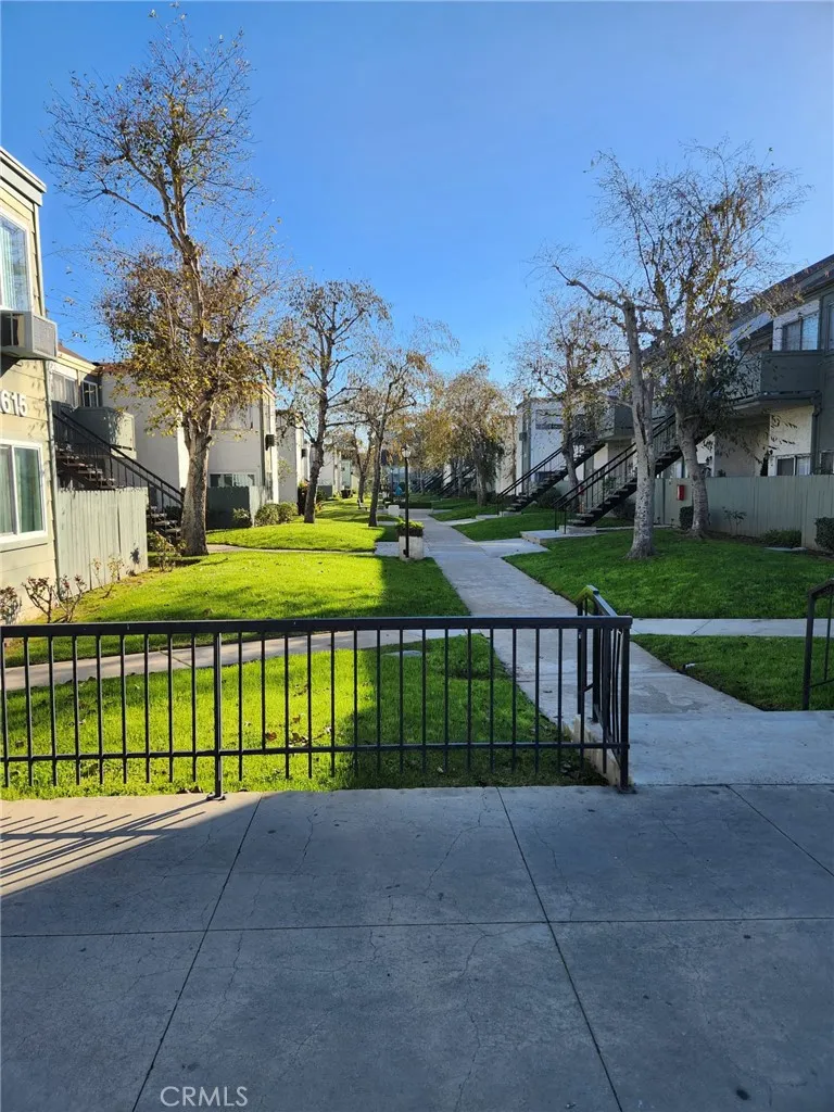 623 N Bristol St, Santa Ana, CA 92703