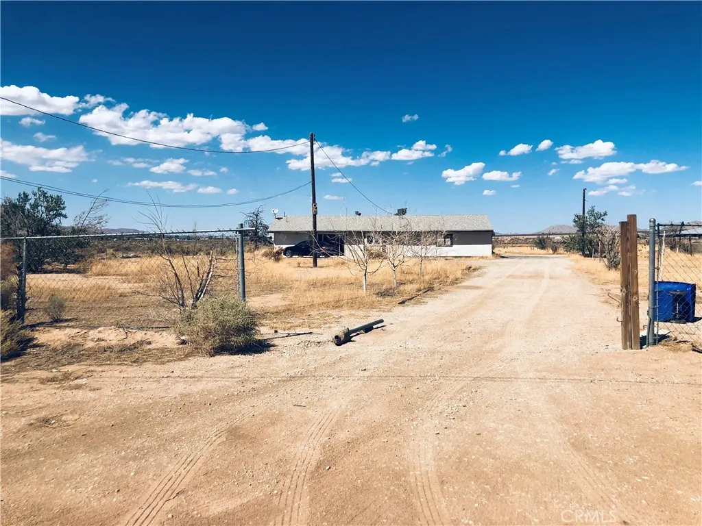 22200 Otoe Road, Apple Valley, CA 92307