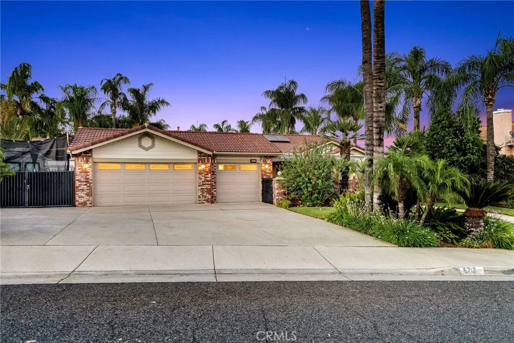 6712 Mission Grove Parkway N, Riverside, CA 92506