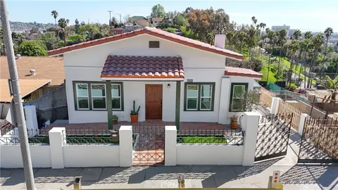 3800 Lincoln High Place, Los Angeles, CA MLS: MB25062387