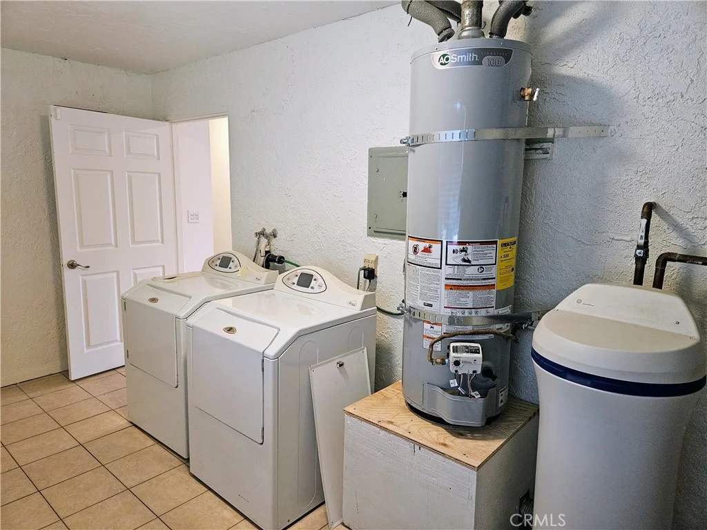 8926 Kennedy St, Riverside, CA 92509