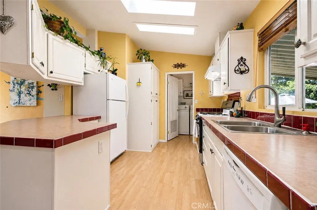 Additional image 43 of 4201 Topanga Canyon Blvd Unit 106, Woodland Hills, CA 91364