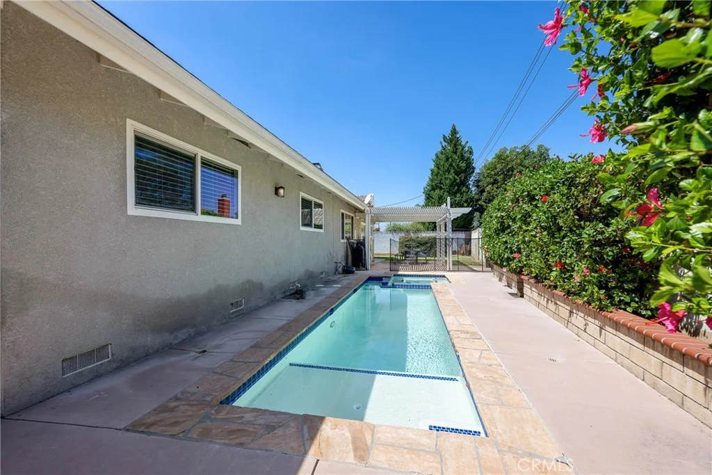 325 E Woodvale Avenue, Orange, CA 92865