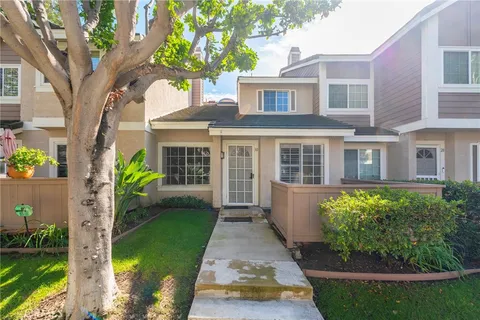 30 Christamon S Unit 53, Irvine, CA MLS: OC25054235