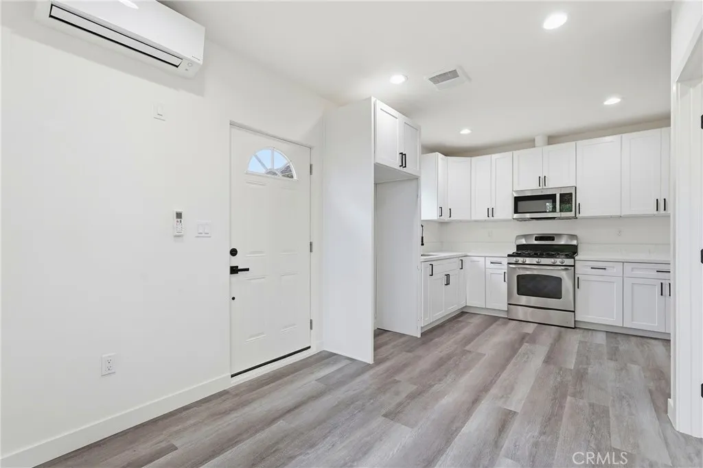 Additional image 5 of 13880 Lexicon Ave, Sylmar, CA 91342