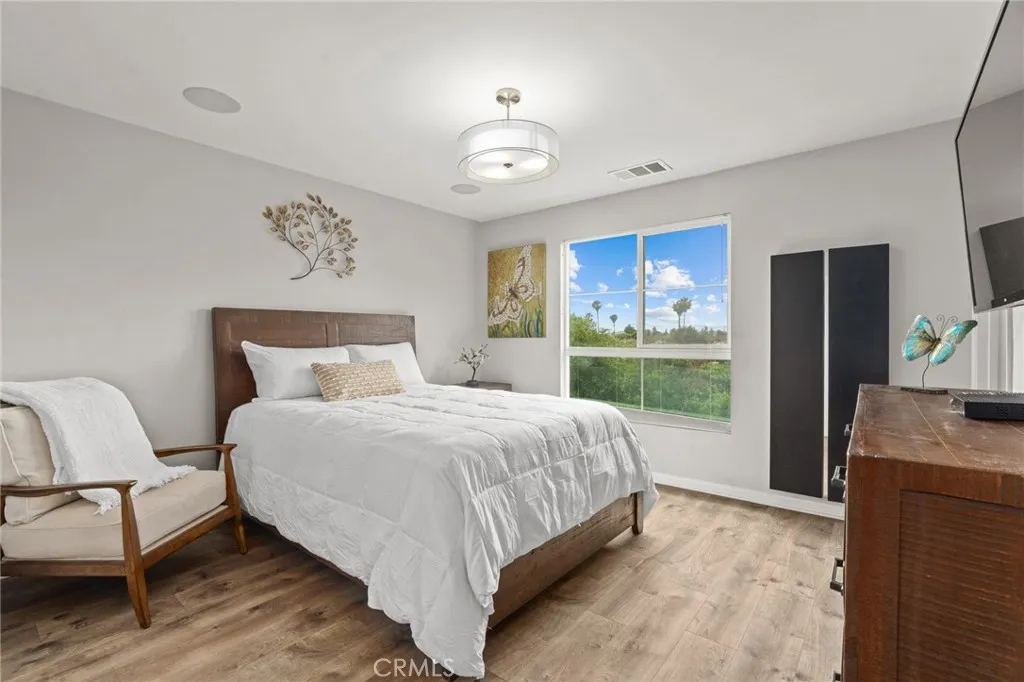 Additional image 15 of 14840 Maple Ter, Los Angeles, CA 91402